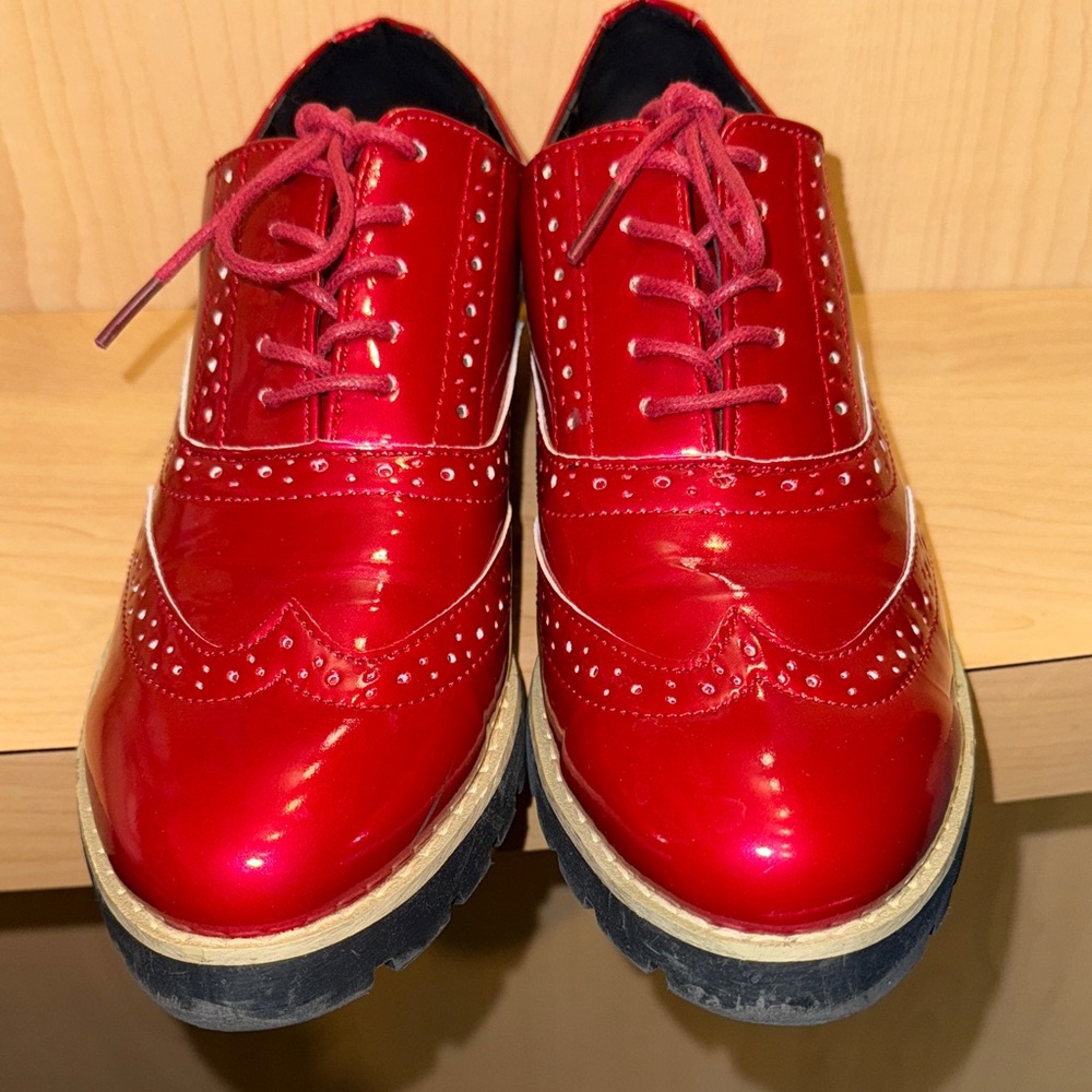 Red Oxford Women's Shoes - Picture 2 of 5
